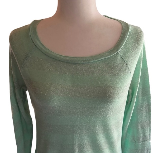 Mossimo Supply High/Low Metallic Striped Top Junior's Size M - Picture 7 of 11